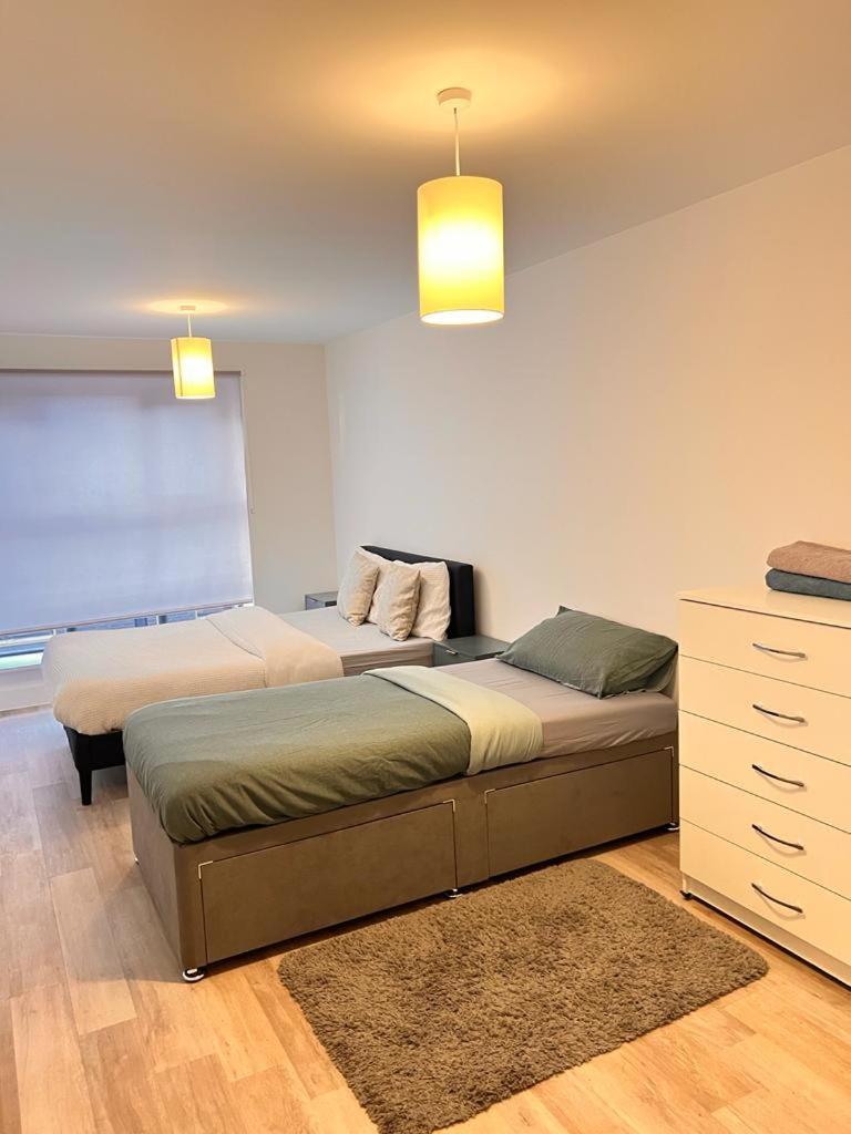 Modern-New Build Apartment In Бирмингем Экстерьер фото